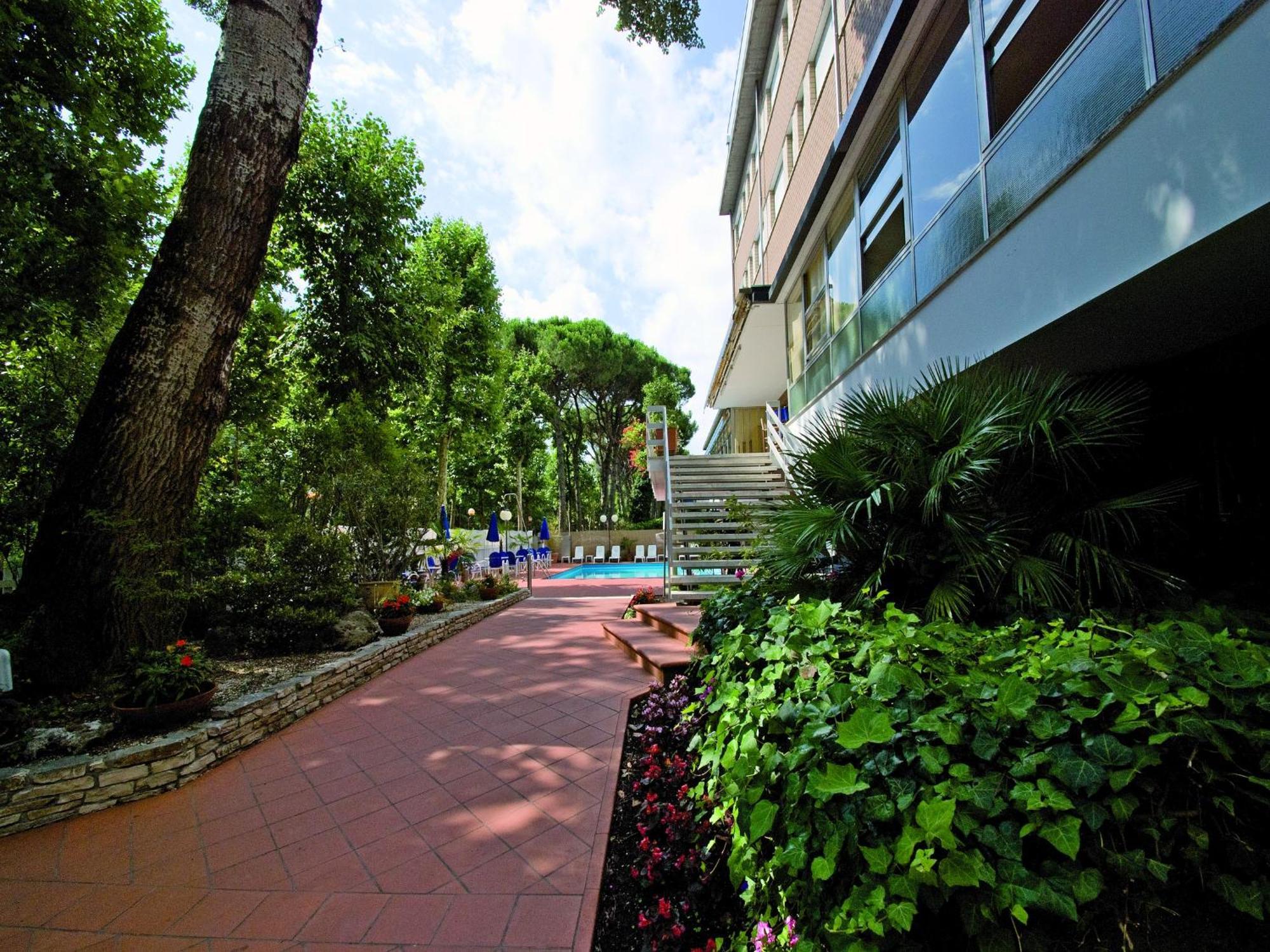 Hotel Solaria มารีนาโรเมอา ภายนอก รูปภาพ